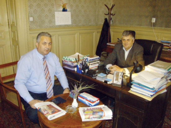 Presedintele Asociatiei Rosa Mutiflora Costel Avram si Vicepresedintele Uniunii Scriitorilor din Romania Gabriel Chifua